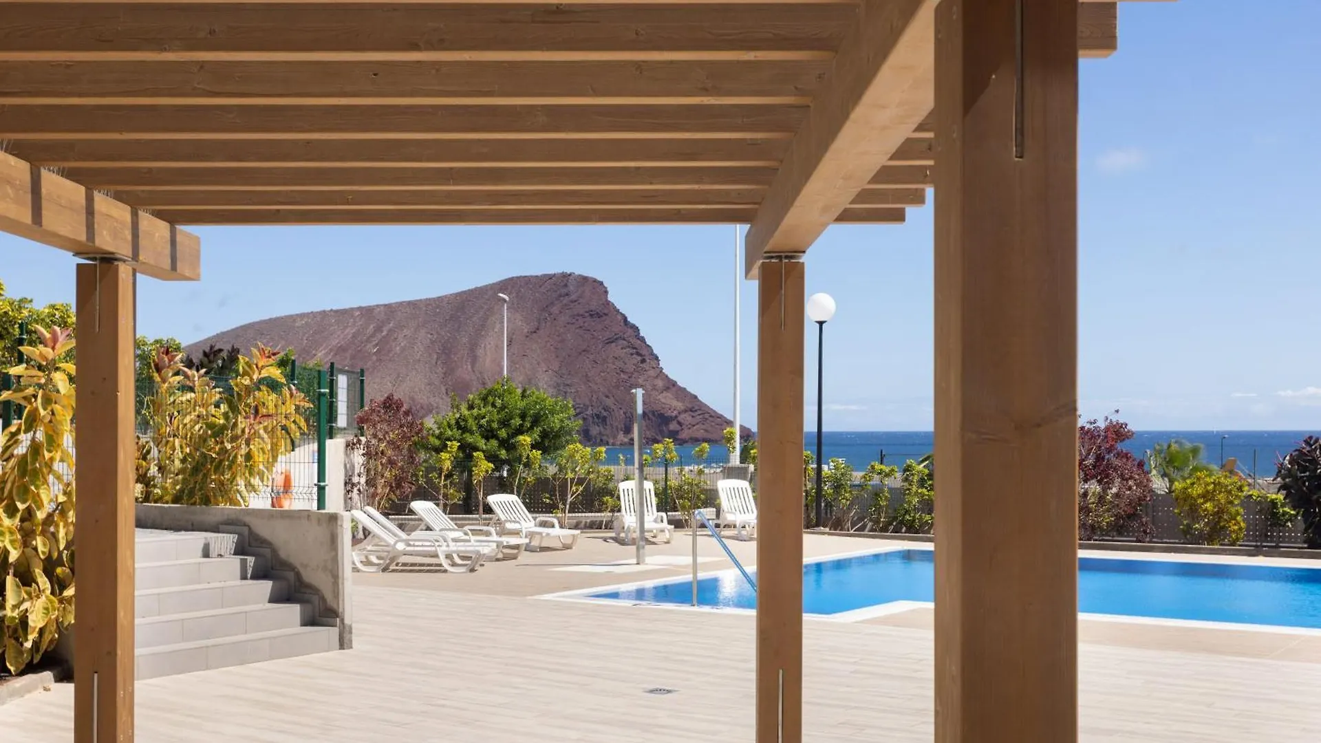 Apartment Home2Book Stylish & Relax Attic La Tejita, Pool